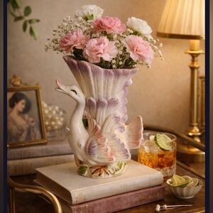 Vintage swan vase